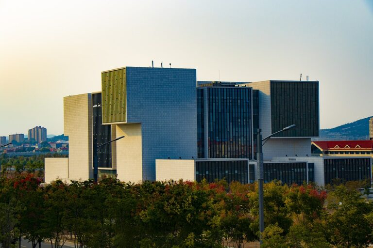 Universitas Dharmawangsa: Menyediakan Pendidikan Berkualitas dan Berbasis Nilai-Nilai Kebangsaan