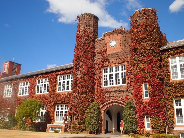 Dengan berbagai keunggulan yang dimiliki, tidak heran jika UNNES menjadi pilihan utama bagi calon mahasiswa yang ingin menempuh pendidikan tinggi di Indonesia. Universitas ini terus berkomitmen untuk memberikan pendidikan berkualitas dan menghasilkan lulusan yang siap bersaing di pasar kerja global.