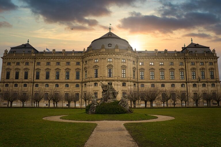 Dengan berbagai keunggulan dan komitmen yang dimilikinya, Universitas Harapan Bangsa terus berupaya menjadi salah satu perguruan tinggi terbaik di Indonesia. Dengan memilih UHB sebagai tempat untuk menimba ilmu, mahasiswa diharapkan dapat memperoleh pendidikan yang bermutu dan berdaya saing tinggi, sehingga dapat menjadi generasi penerus yang mampu membawa Indonesia menuju masa depan yang lebih baik.